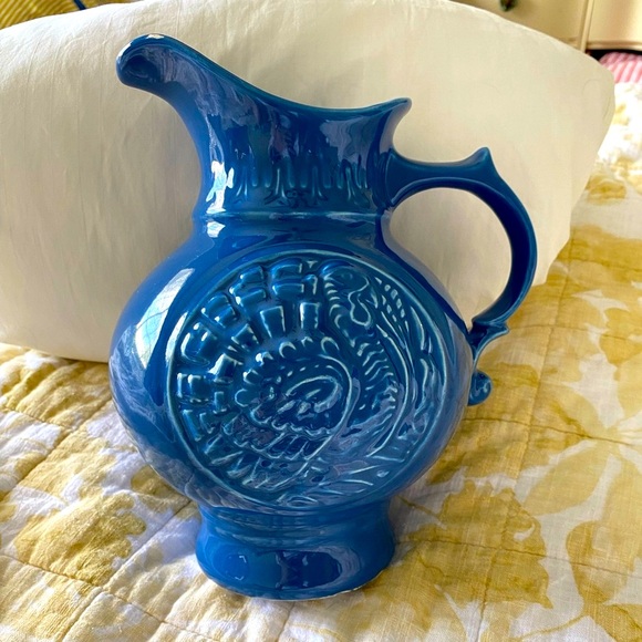 Vintage McCoy Turkey vase/pitcher 1968. beautiful blue.  small chip on spout EC - Picture 1 of 15